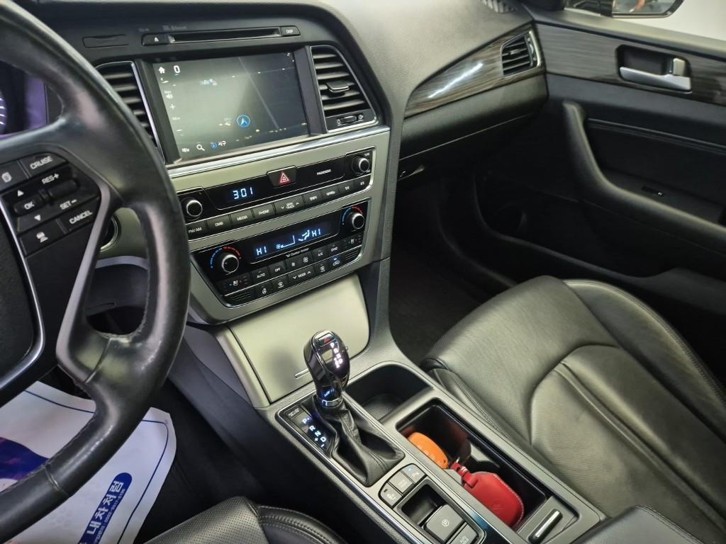 HYUNDAI Sonata - Vista 10