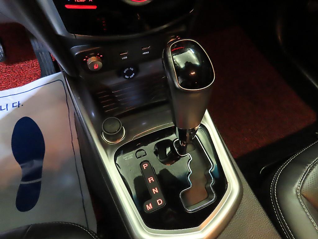 Ssangyong Tivoli - Vista 12