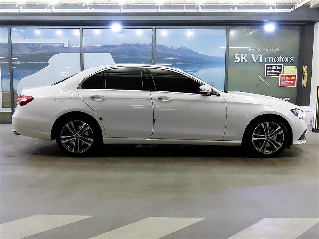 Mercedes Benz E class - Vista 3