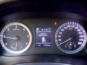 HYUNDAI Sonata - Vista 12