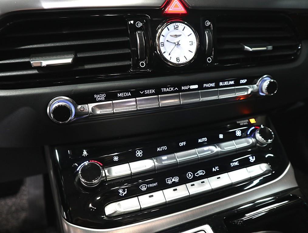 Genesis EQ900 - Vista 10