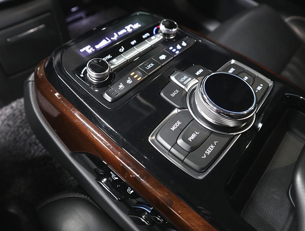 Genesis EQ900 - Vista 12