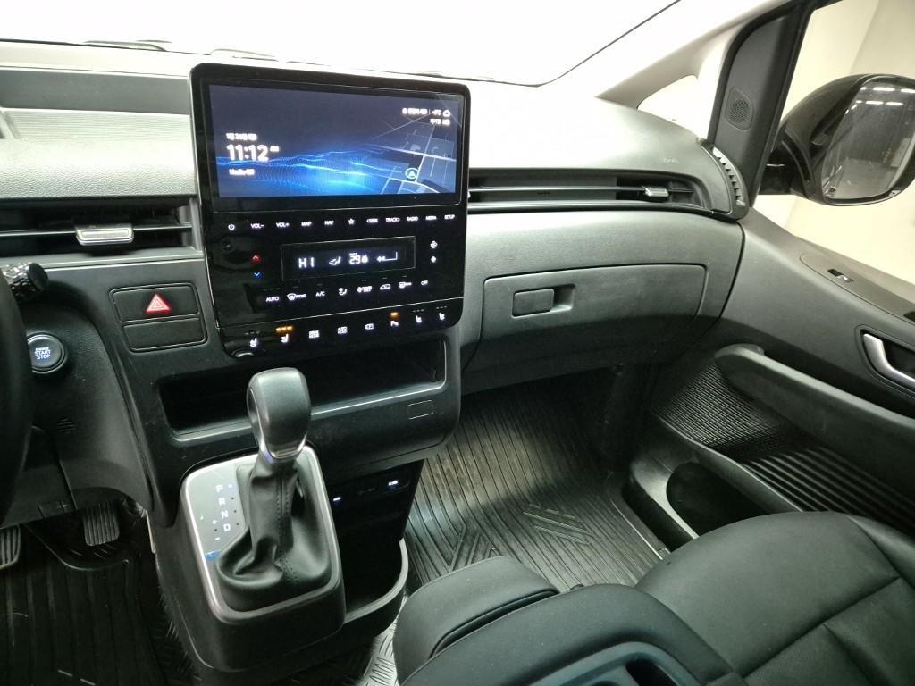 HYUNDAI Staria - Vista 9
