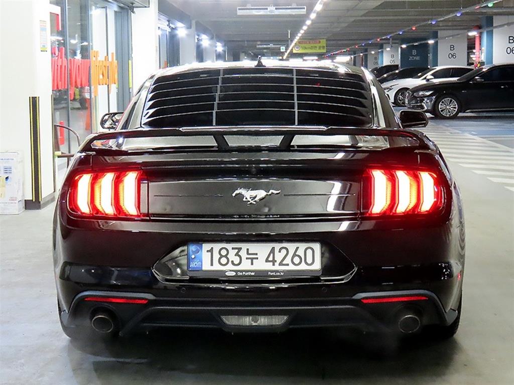 Ford Mustang - Vista 5