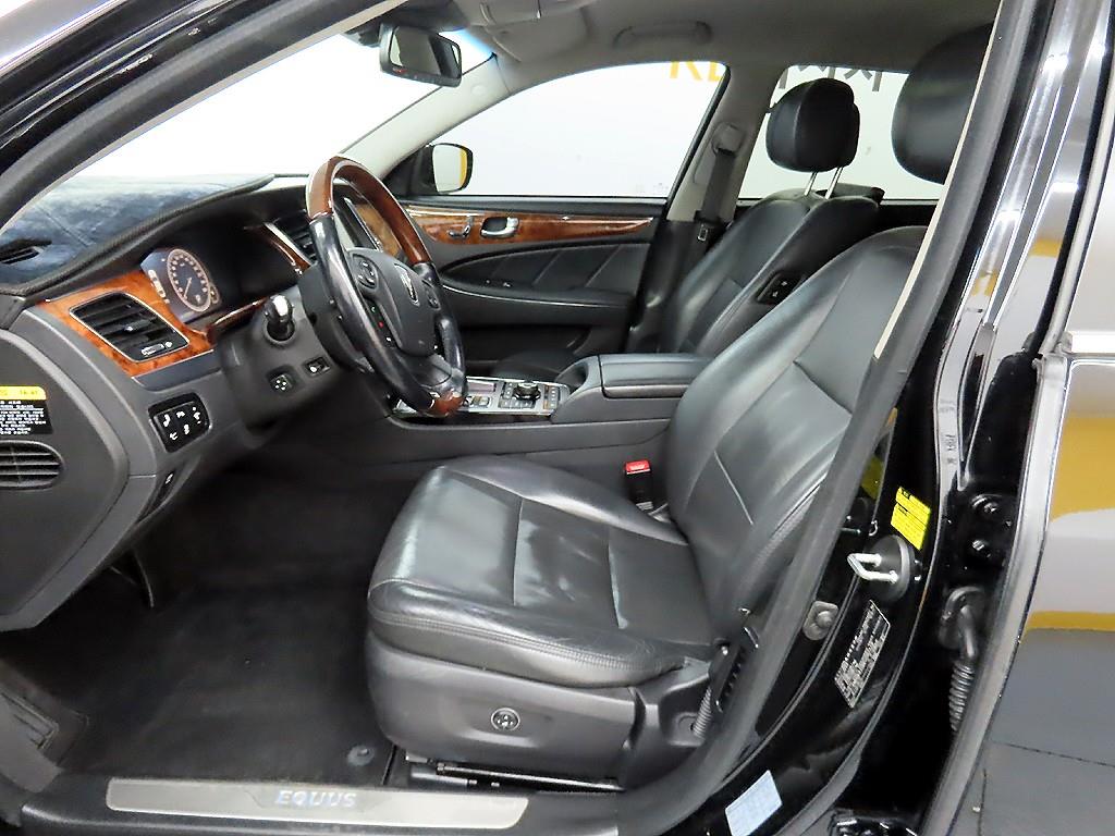 HYUNDAI Equus - Vista 5