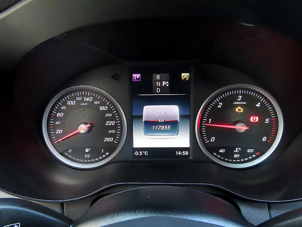 Mercedes Benz C Class - Vista 9