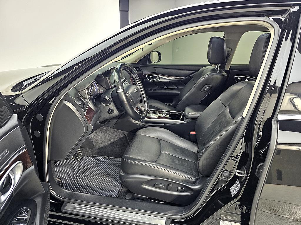 Infiniti Q - Vista 8