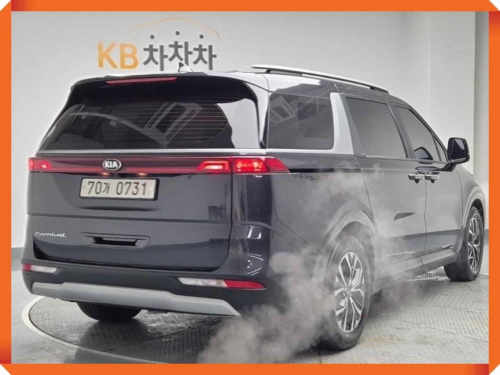KIA Carnival - Vista 4