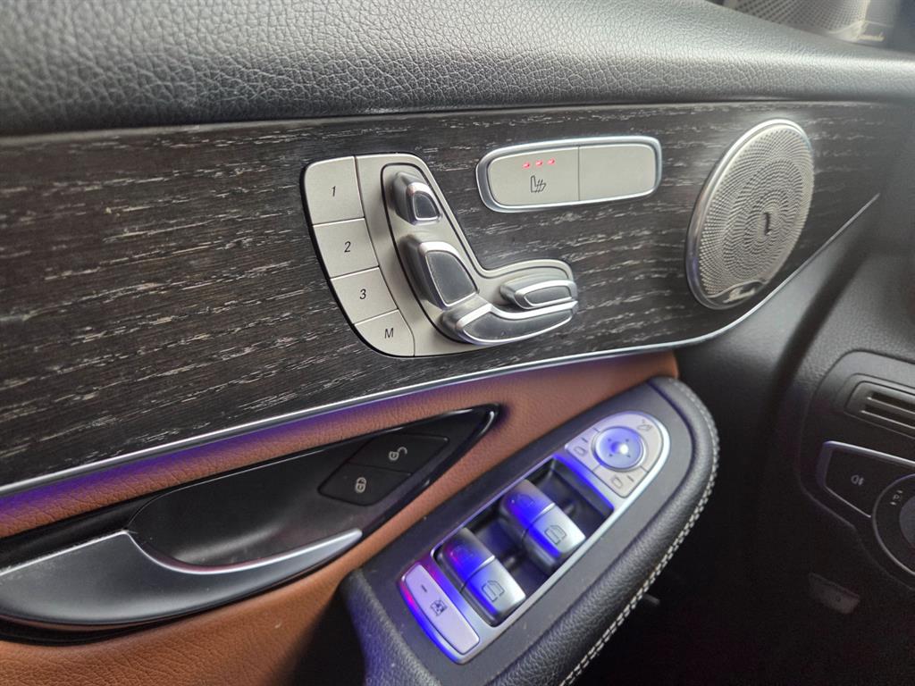 Mercedes Benz GLC Class - Vista 6