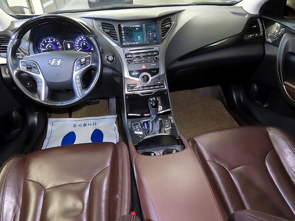 HYUNDAI Grandeur - Vista 10