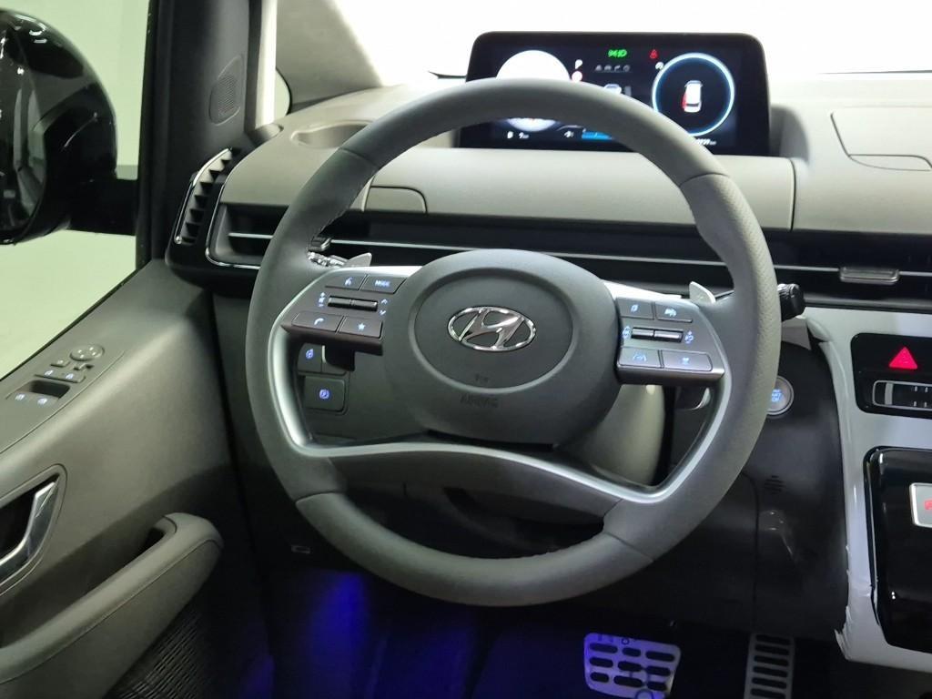 HYUNDAI Staria - Vista 9