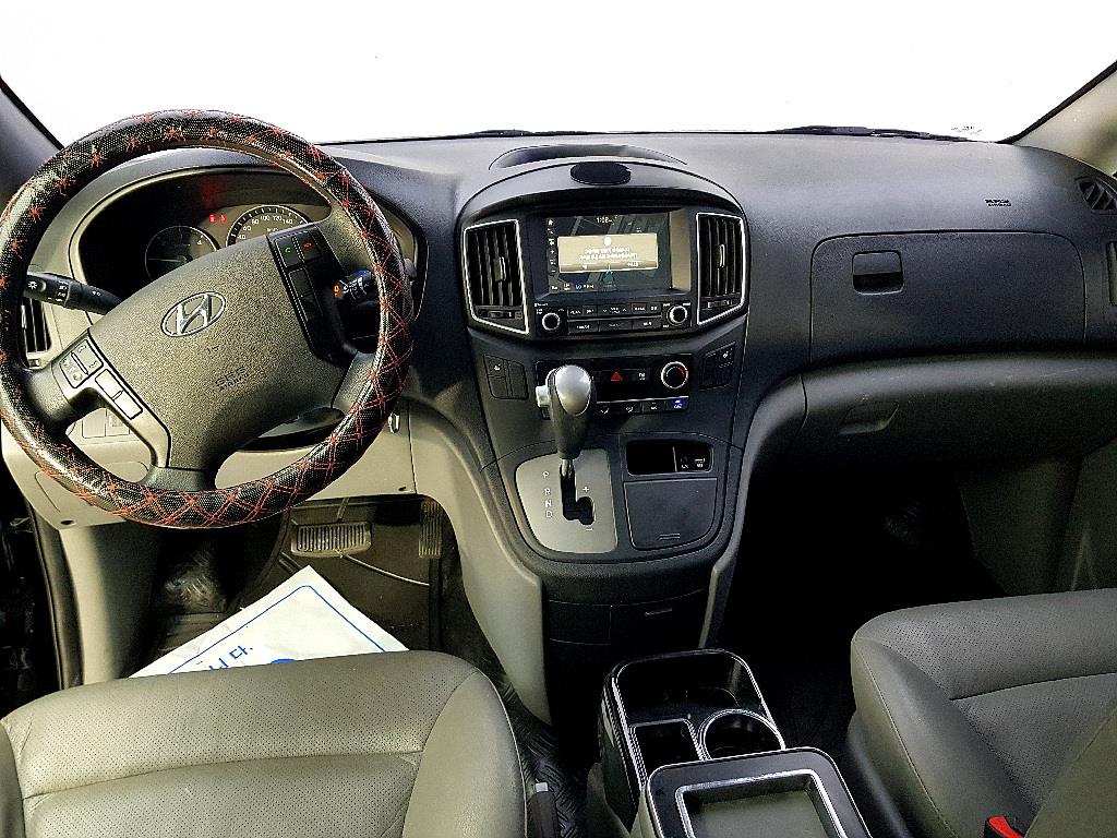 HYUNDAI Starex - Vista 5