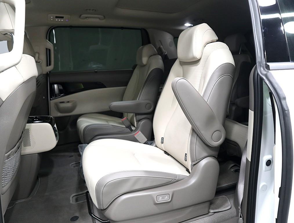 KIA Carnival - Vista 10