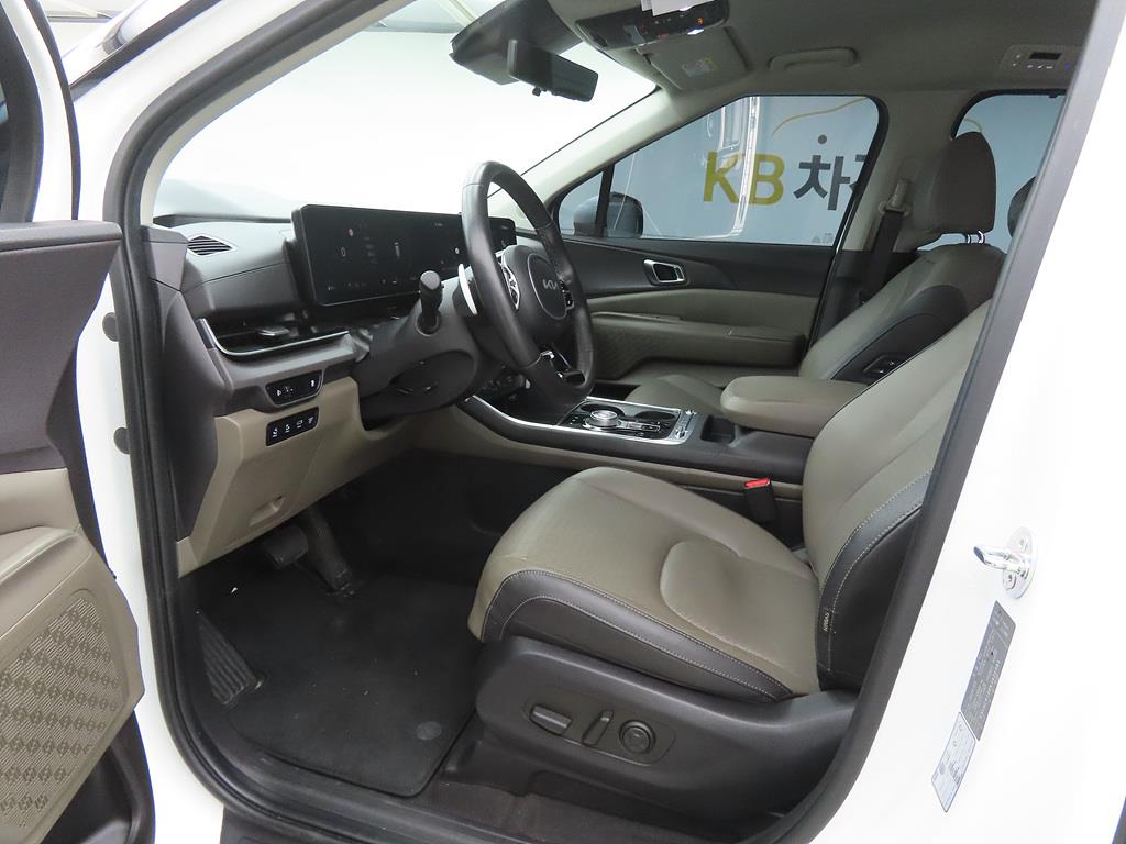 KIA Carnival - Vista 5