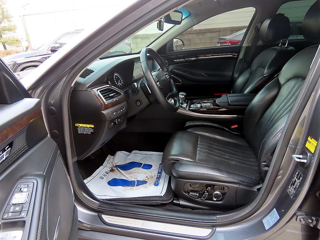 Genesis EQ900 - Vista 5