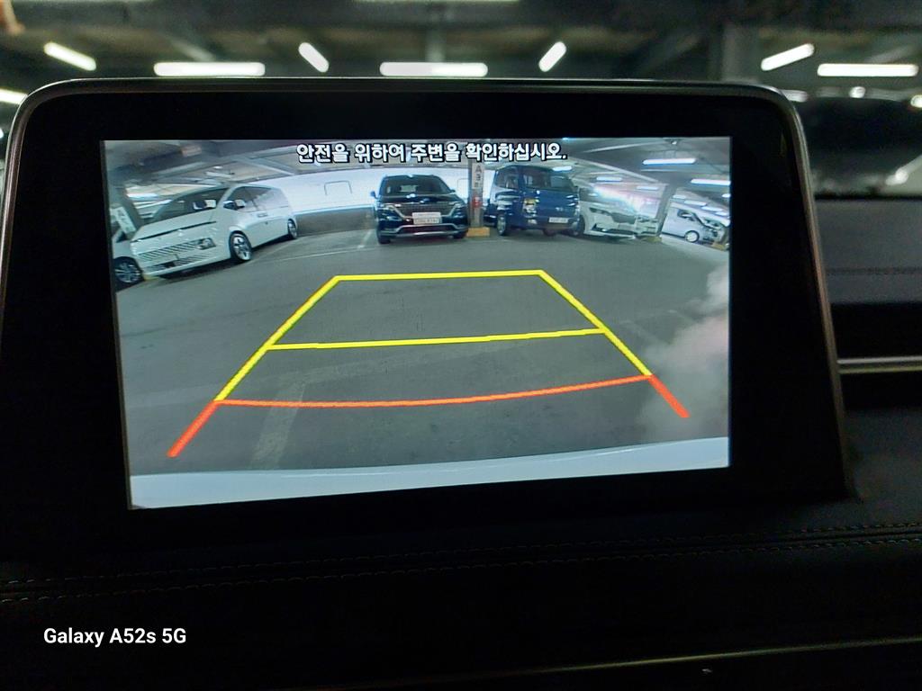 Genesis G70 - Vista 10