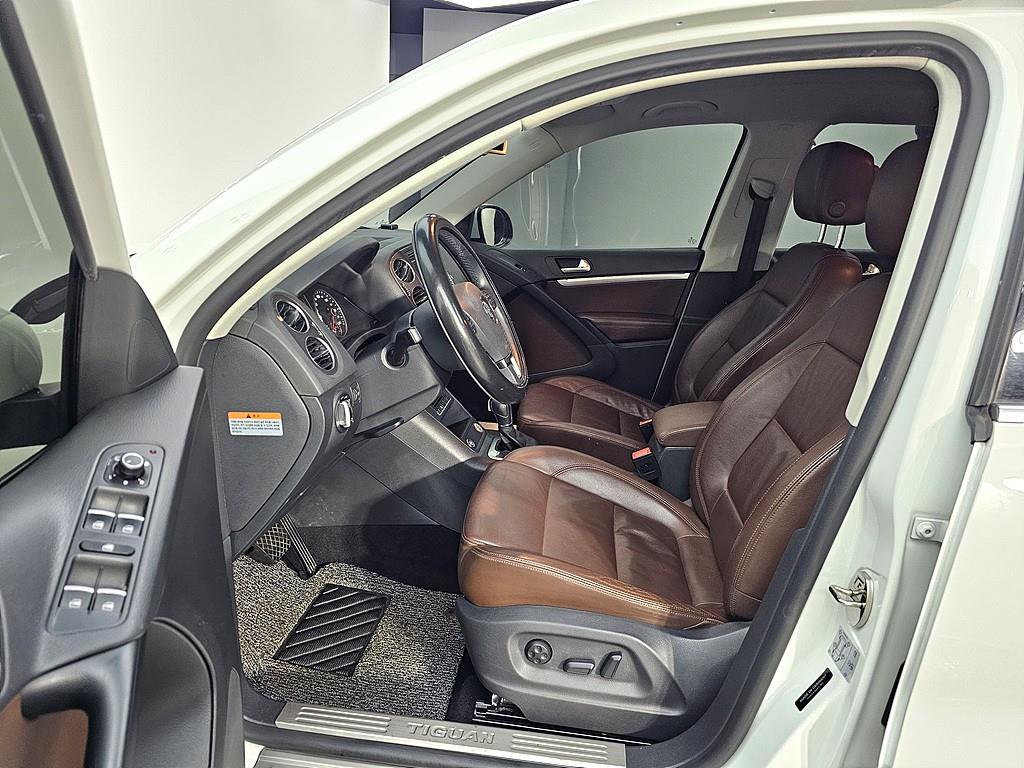 Volkswagen Tiguan - Vista 8