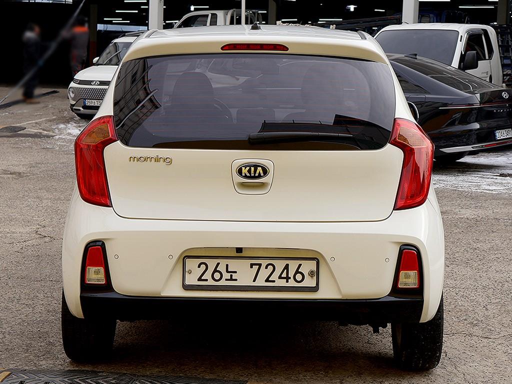 KIA Morning - Vista 5