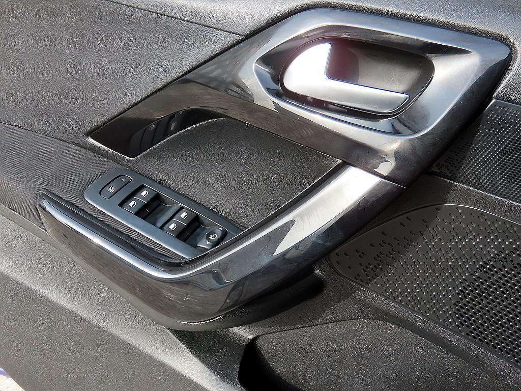 Peugeot 208 - Vista 11