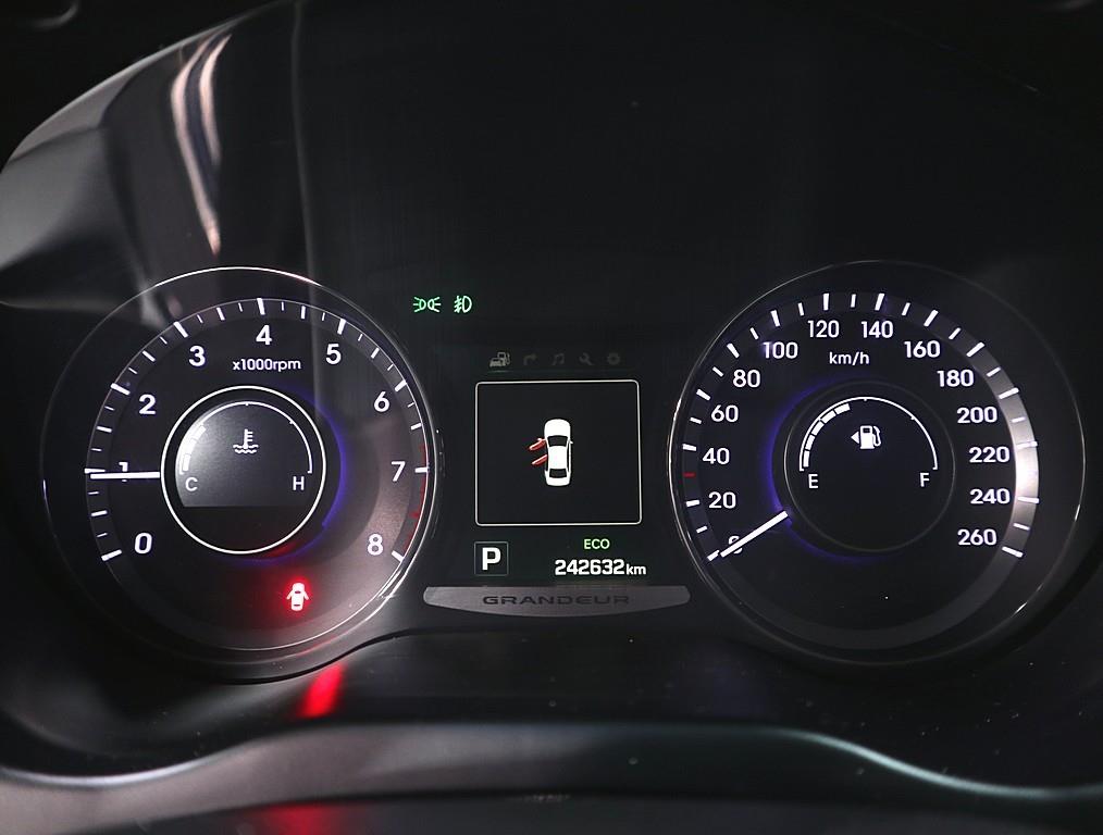 HYUNDAI Grandeur - Vista 7