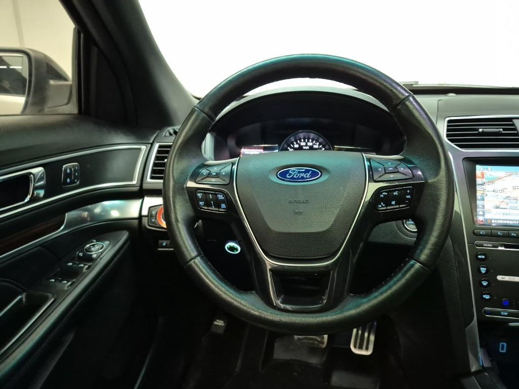 Ford Explorer - Vista 9