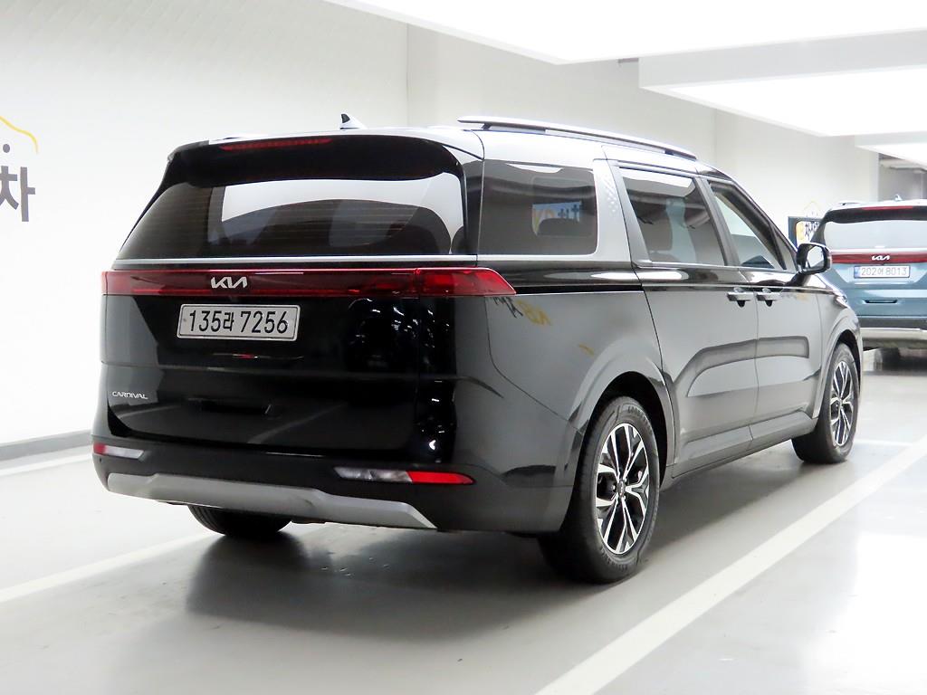 KIA Carnival - Vista 4