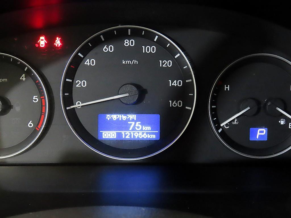 HYUNDAI Starex - Vista 9