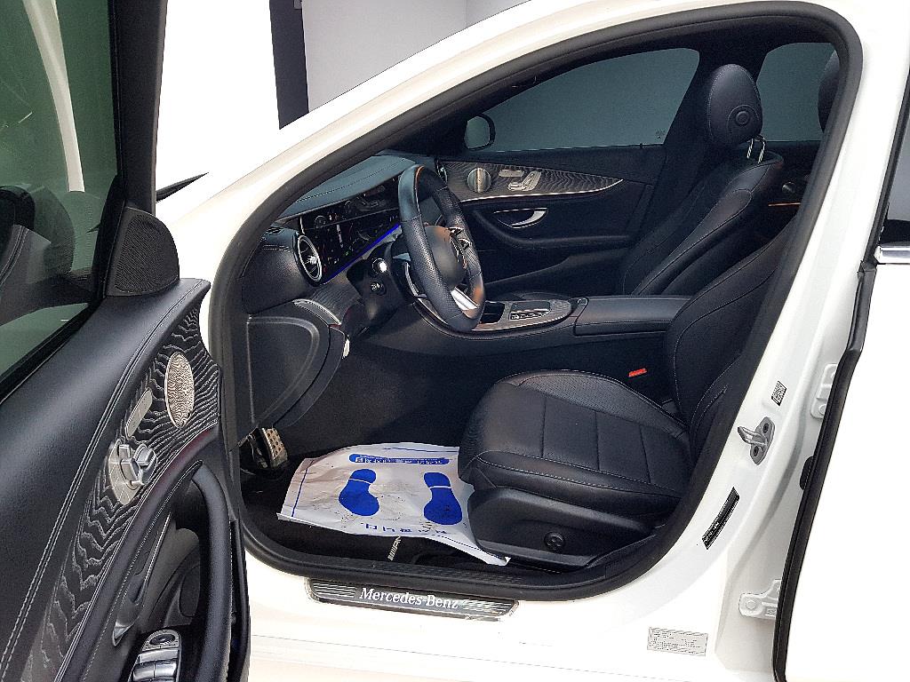 Mercedes Benz E class - Vista 8