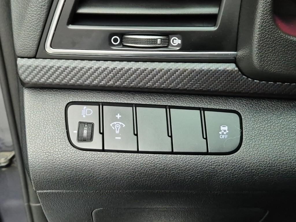 HYUNDAI Avante 2018 Gris - Importación desde Corea - HF Imports Iquique - Foto 16