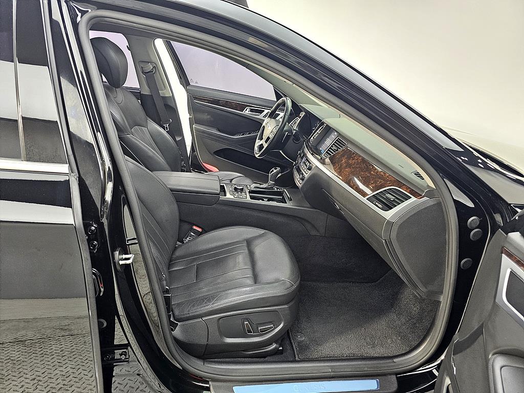 HYUNDAI Genesis - Vista 9