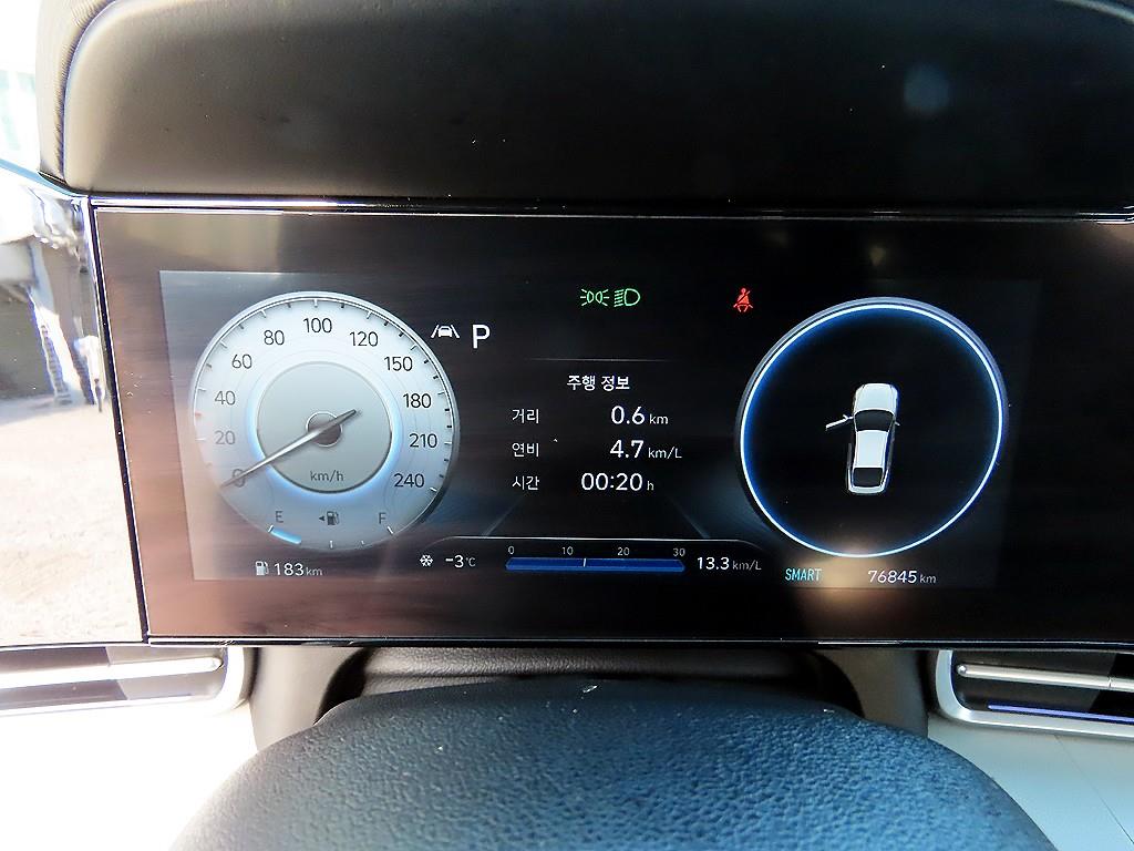 HYUNDAI Avante - Vista 9