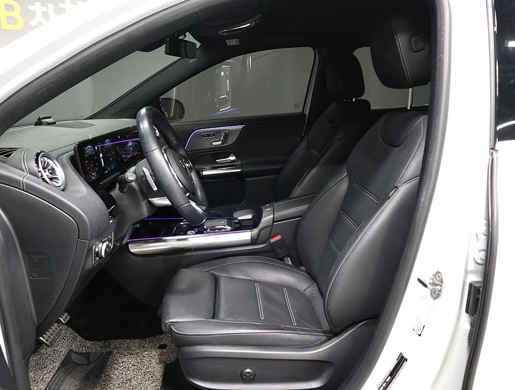 Mercedes Benz EQA - Vista 9