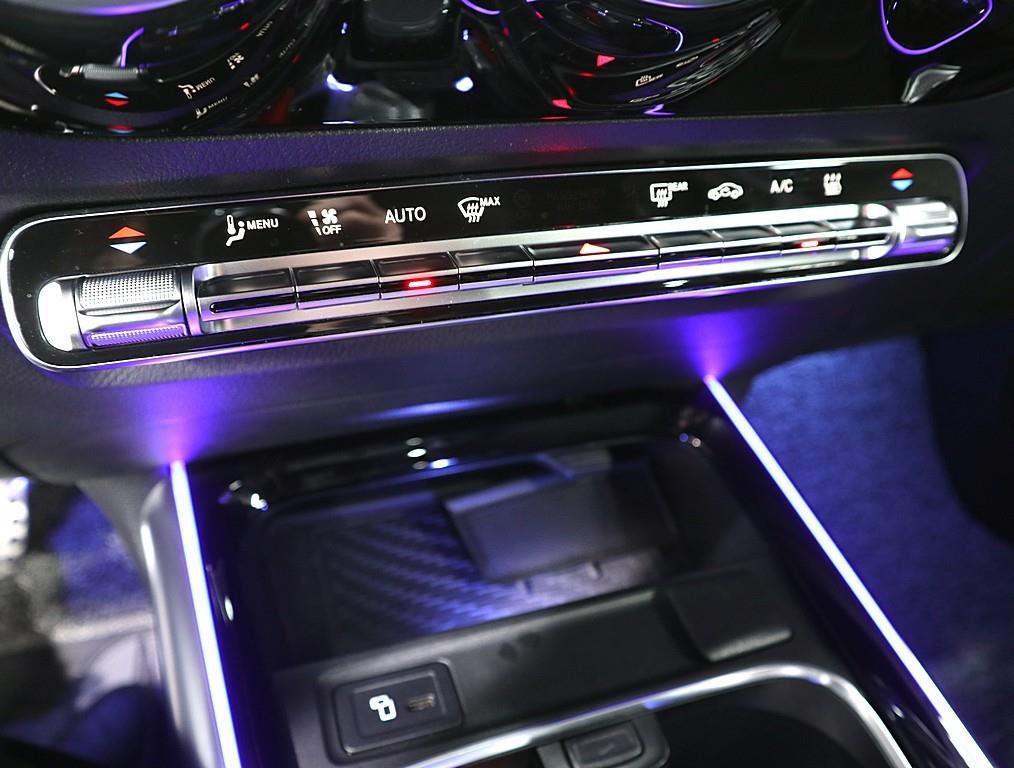 Mercedes Benz EQA - Vista 12