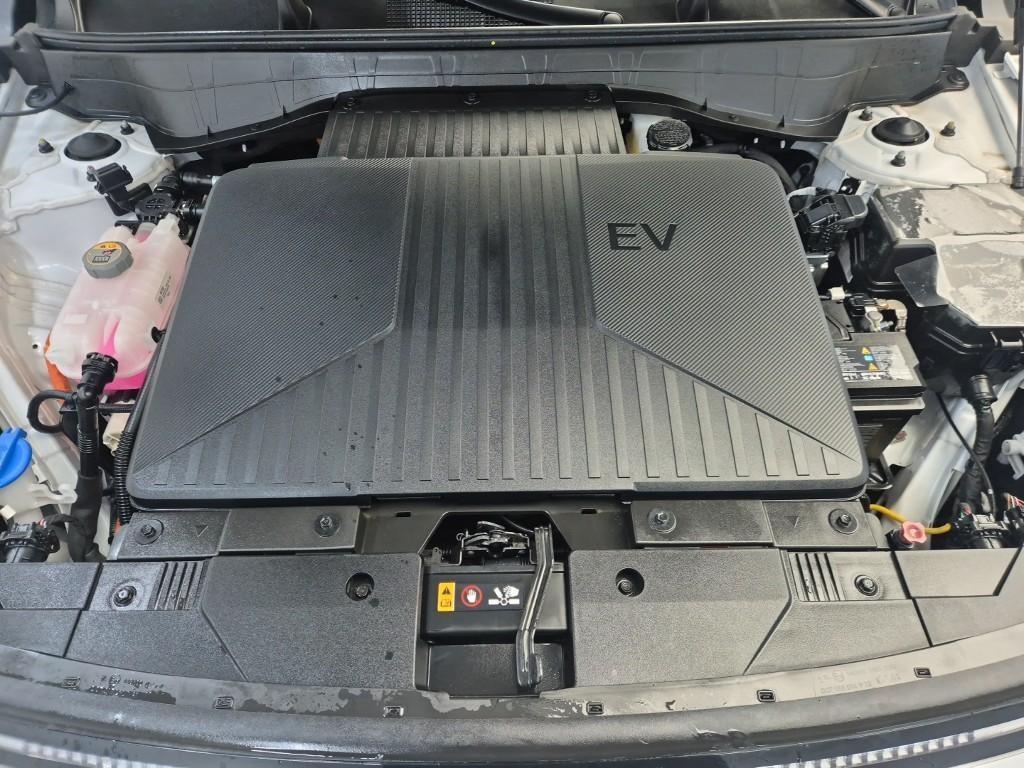 HYUNDAI Kona - Vista 5