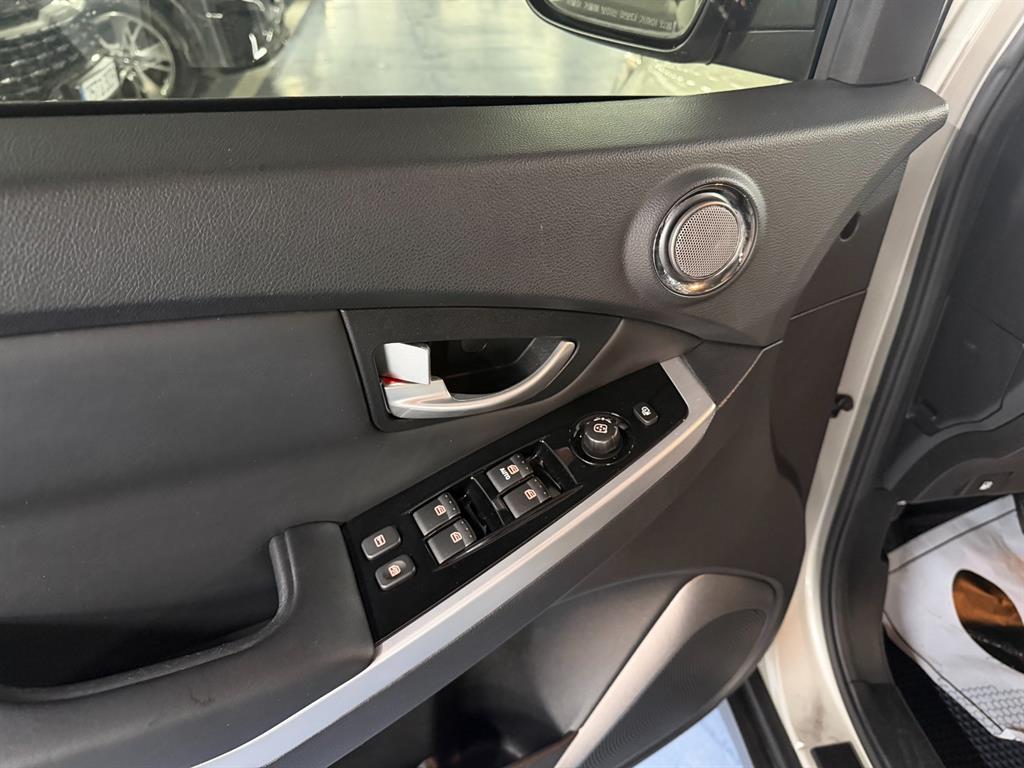 Ssangyong Korando - Vista 12