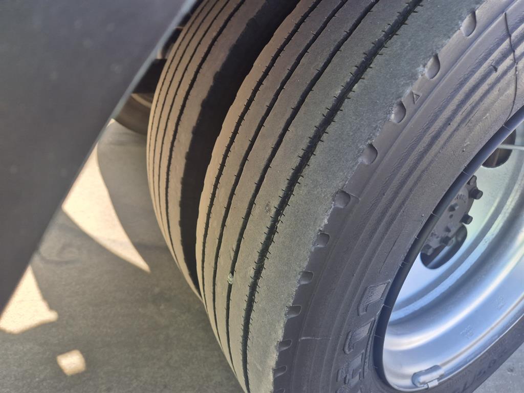 medium and large cargo truck 2013 Blanco - Importación desde Corea - HF Imports Iquique - Foto 13