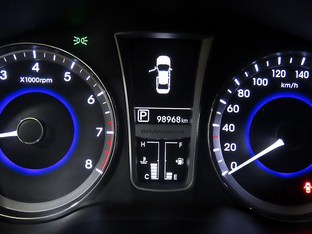 HYUNDAI Grandeur - Vista 9