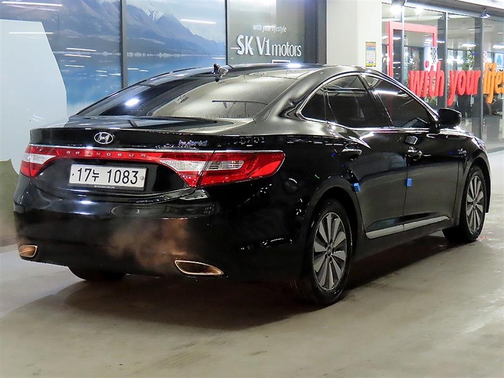 HYUNDAI Grandeur - Vista 4