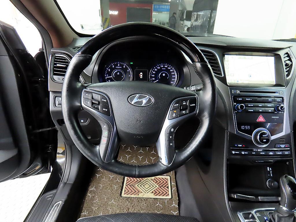 HYUNDAI Grandeur - Vista 9