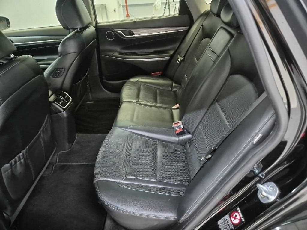 HYUNDAI Grandeur - Vista 12