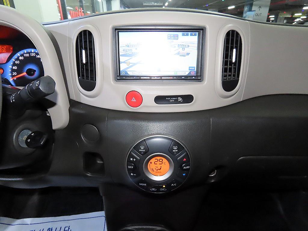 Nissan Cube - Vista 11