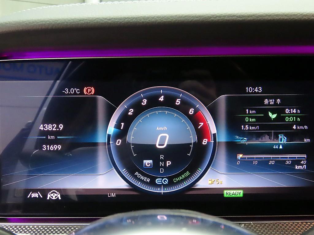 Mercedes Benz E class - Vista 8