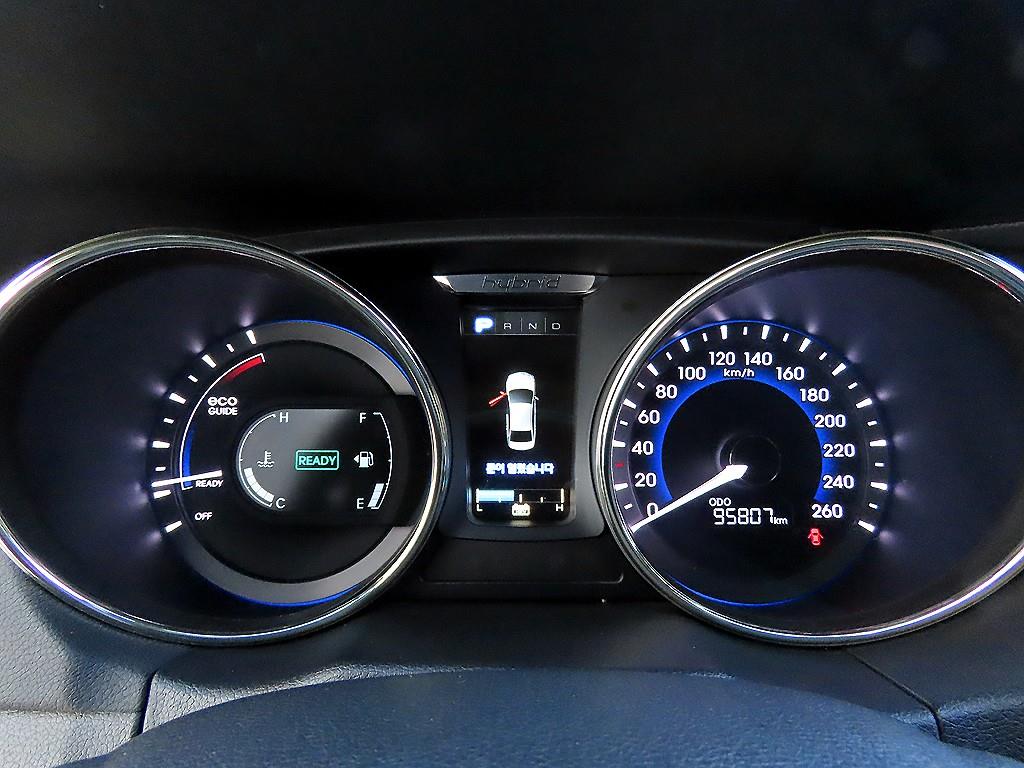 HYUNDAI Sonata - Vista 9