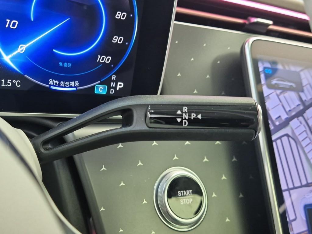 Mercedes Benz EQE - Vista 8