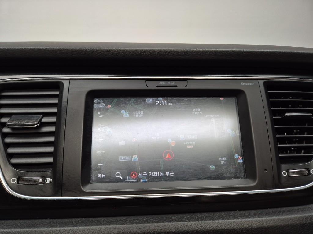 KIA Carnival - Vista 11