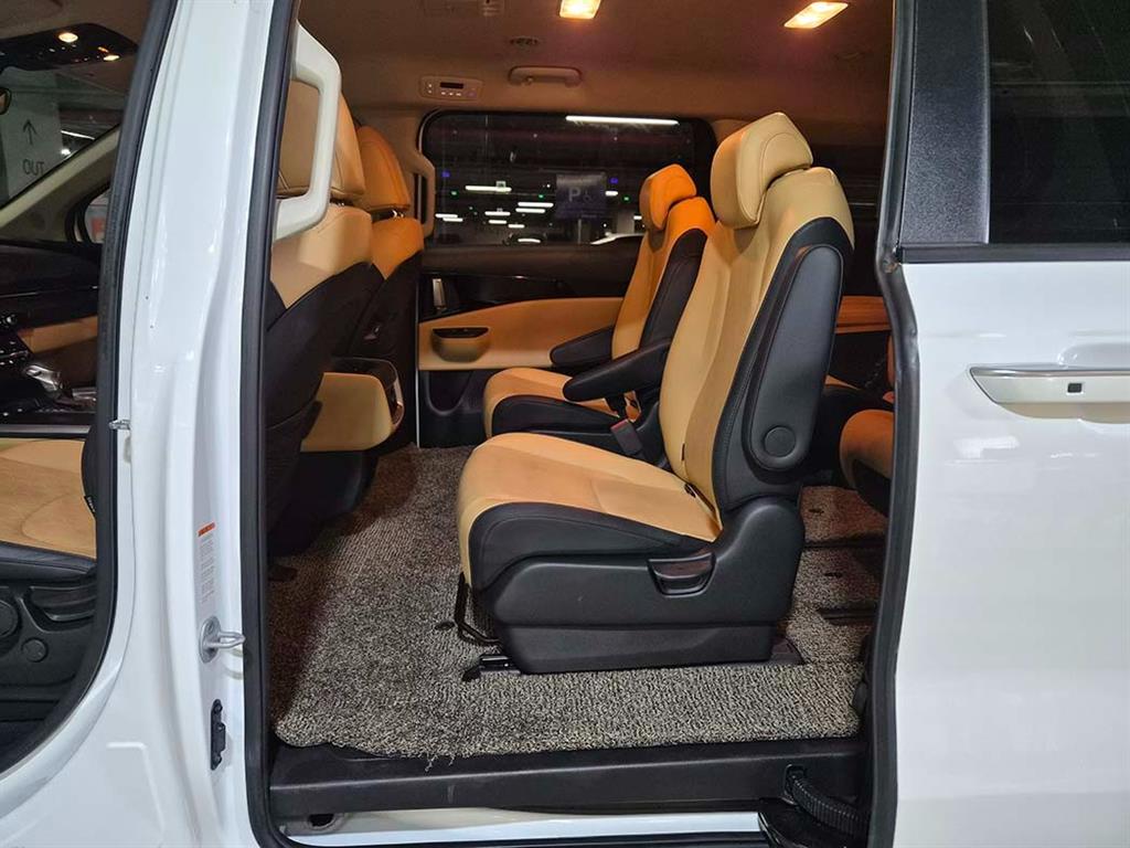 KIA Carnival - Vista 7