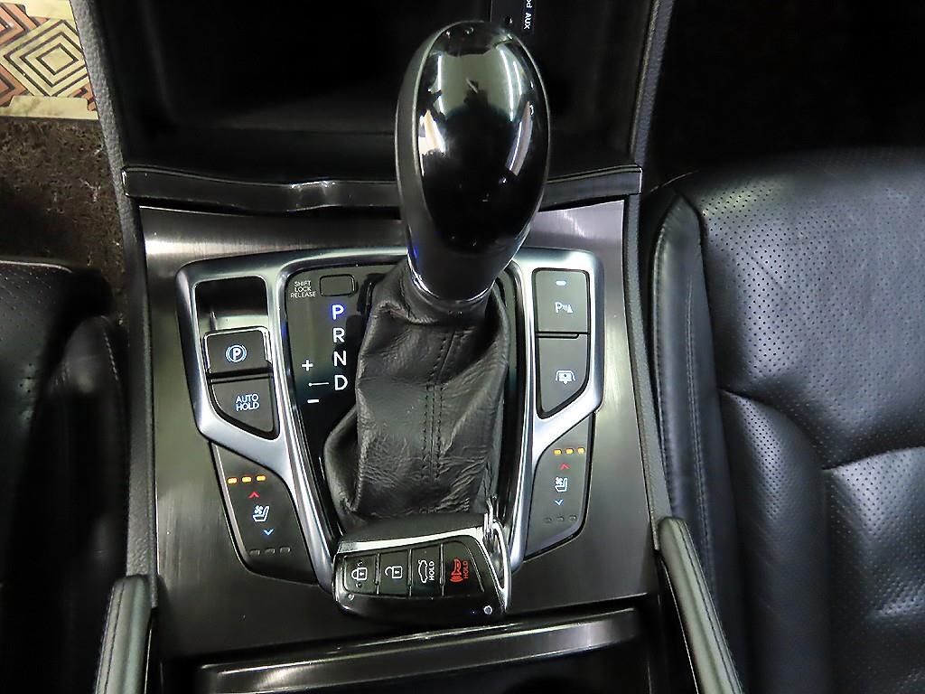 HYUNDAI Grandeur - Vista 10