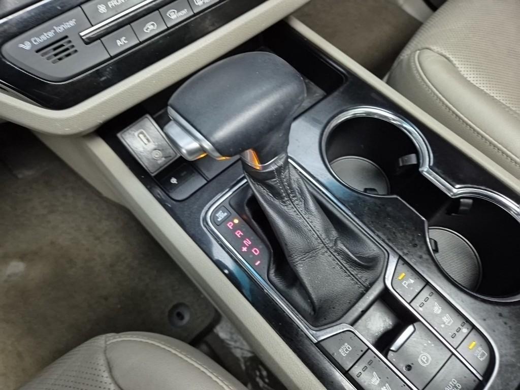 KIA Carnival - Vista 9