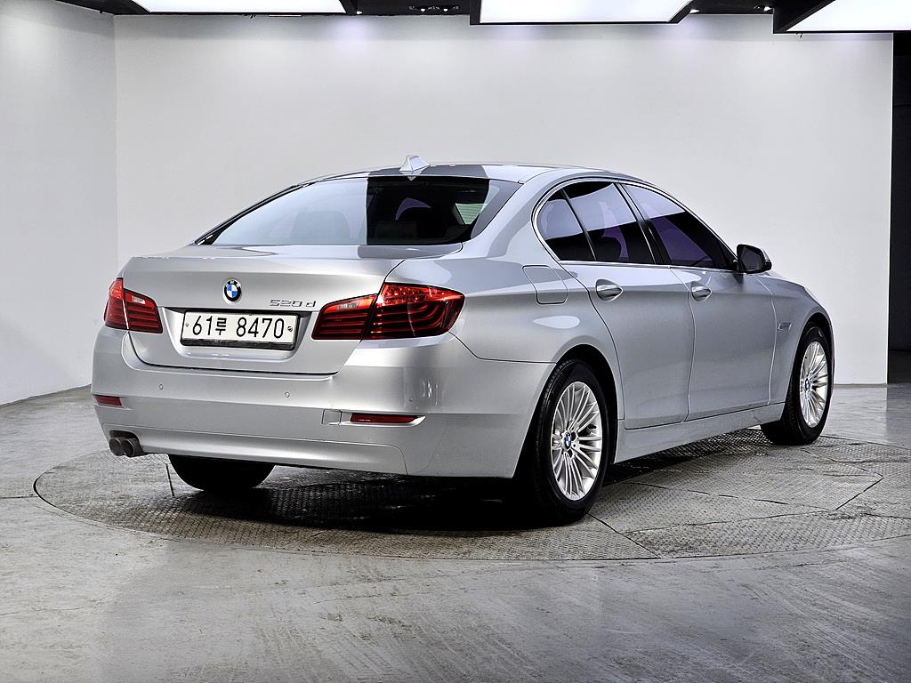 BMW 5 Series - Vista 4