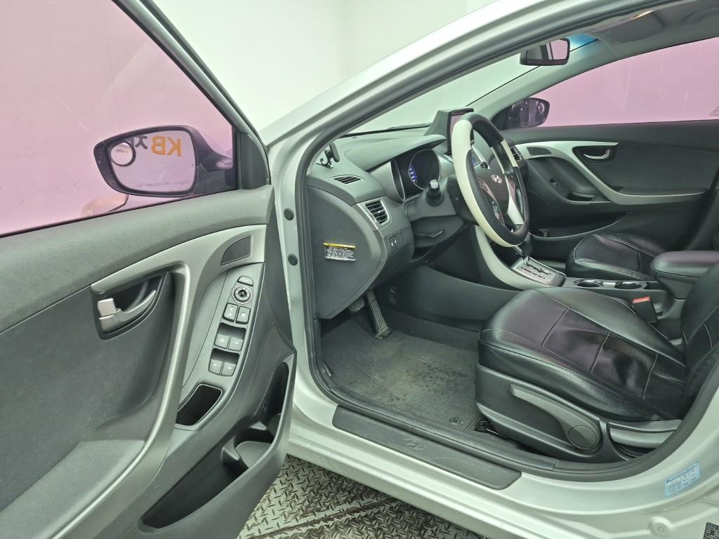 HYUNDAI Avante 2011 Plateado - Importación desde Corea - HF Imports Iquique - Foto 15